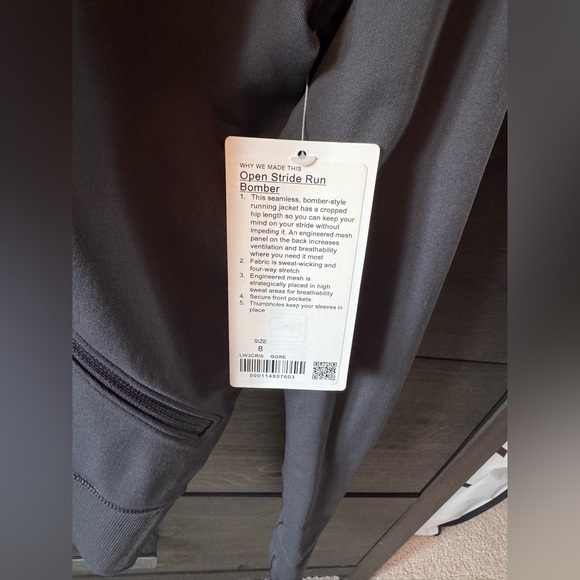 Lululemon Bomber Run Jacket - Picture 4 of 4